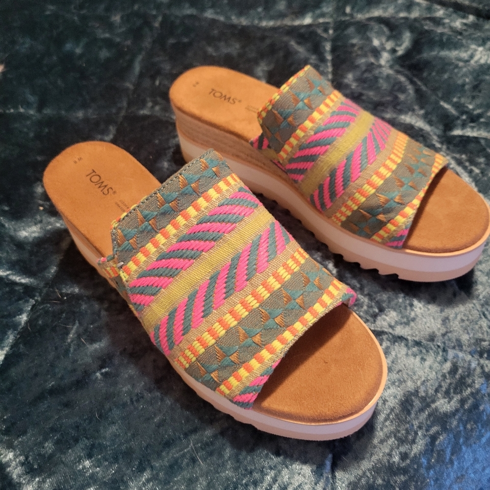 Toms sandals